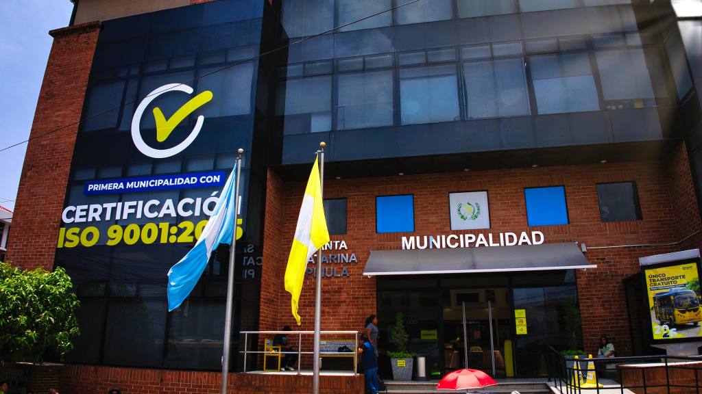 Municipalidad de Santa Catarina Pinula recibe certificación ISO 9001:2015 | Municipalidad de Santa Catarina Pinula