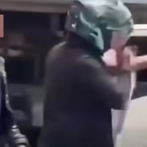 Las imágenes mostraron un hecho violento por la falta de tolerancia en el tránsito vial. ,Captura de pantalla.
