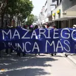 Los estudiantes avanzaron por el Paseo de la Sexta hasta la sede del Ministerio Público.  ,Alex Meoño 