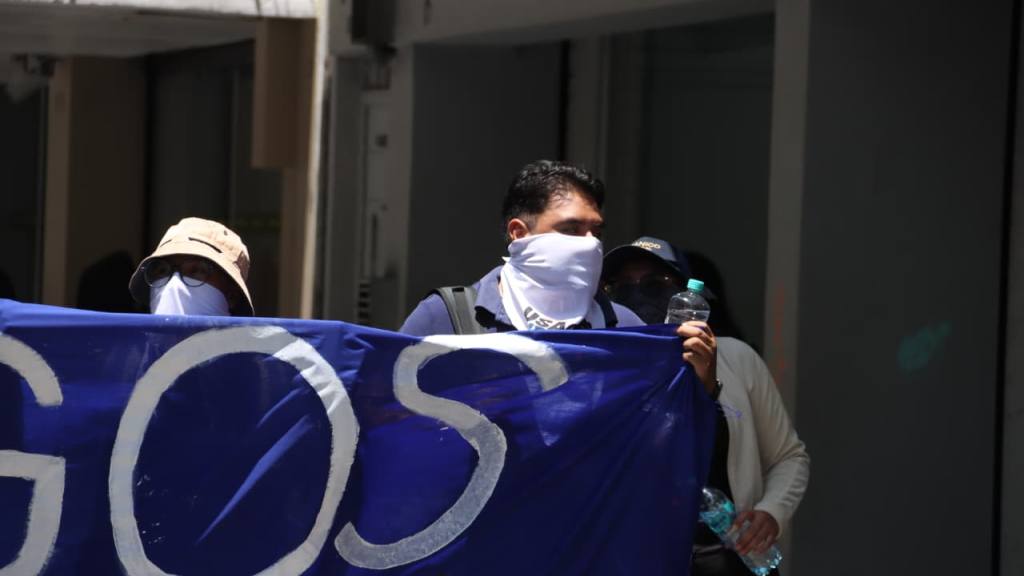 Marchan en contra del rector de la USAC Walter Mazariegos | Alex Meoño