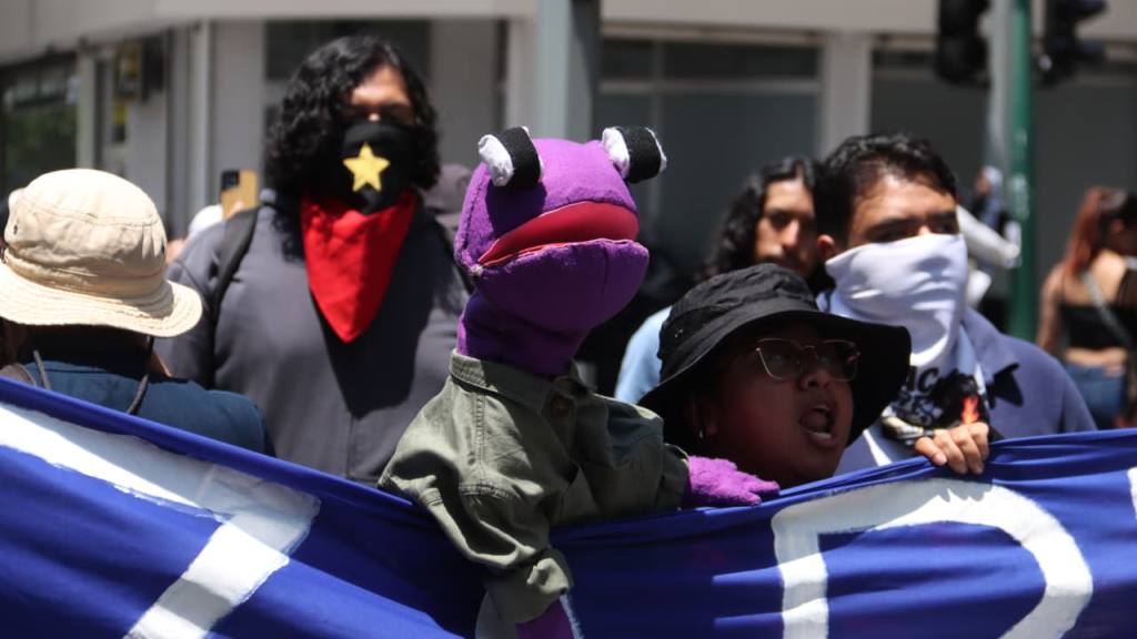 Marchan en contra del rector de la USAC Walter Mazariegos | Alex Meoño
