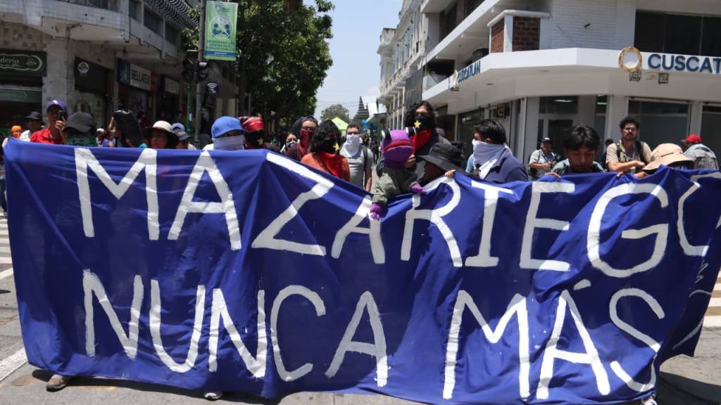Marchan en contra del rector de la USAC Walter Mazariegos | Alex Meoño