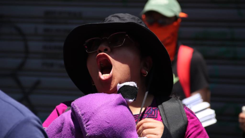 Marchan en contra del rector de la USAC Walter Mazariegos | Alex Meoño