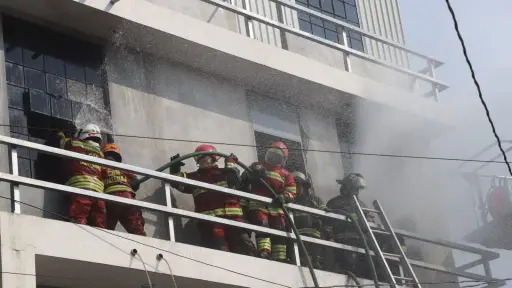 Incendios estructurales afectan dos viviendas en Mixco y la capital