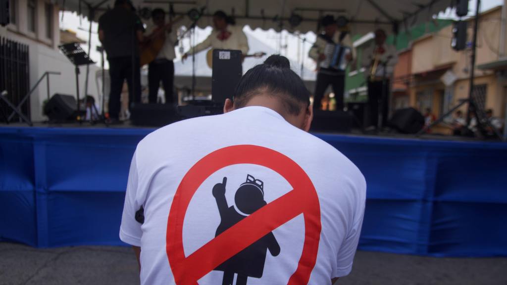 Piñatas frente al MP y críticas al gobierno de Arévalo | Omar Solis