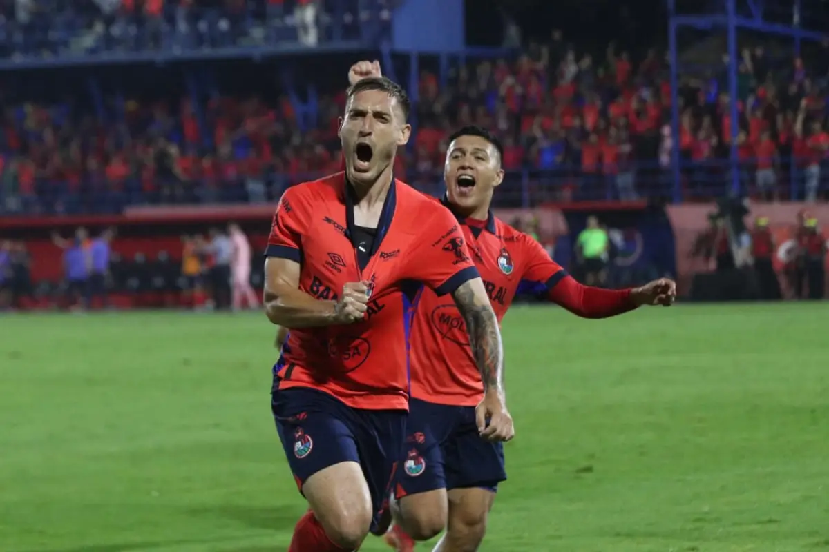 Celebración del Cheka Hernández ante Xelajú MC - Alex Meoño