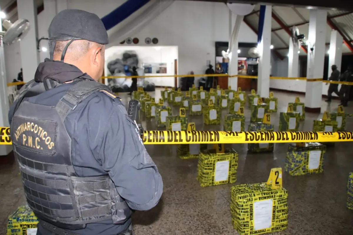 Los 1500 kilos de cocaína estaban empacados en varios bultos., PNC de Guatemala.