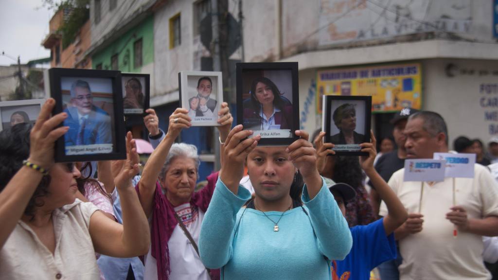 Celebran un servicio religioso para interceder por el nuevo Fiscal General | Omar Solís
