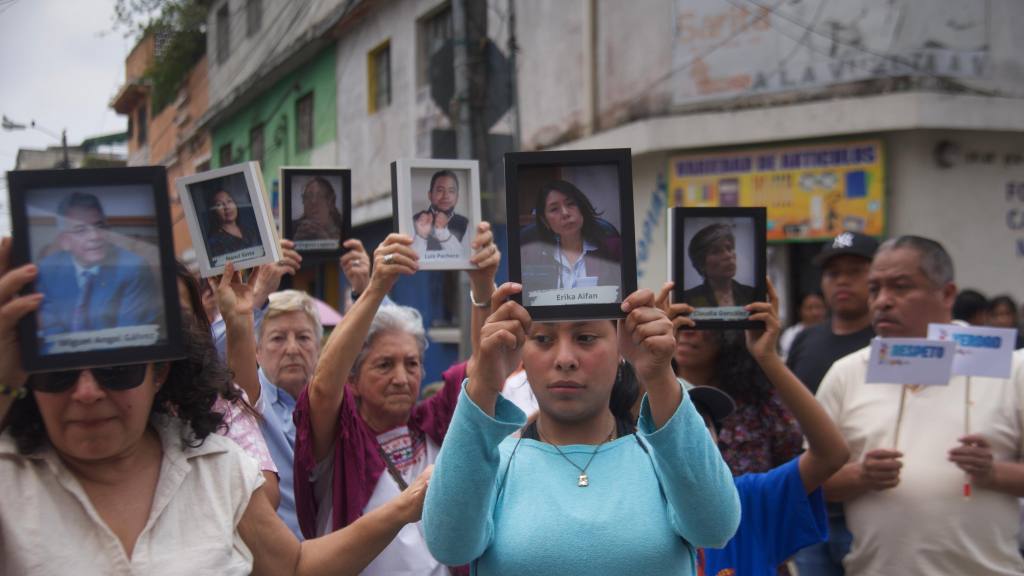 Celebran un servicio religioso para interceder por el nuevo Fiscal General | Omar Solís
