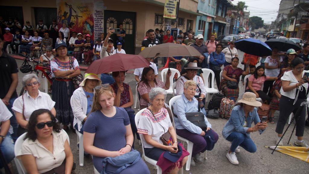 Celebran un servicio religioso para interceder por el nuevo Fiscal General | Omar Solís