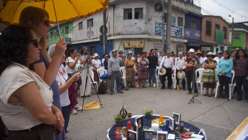 Celebran un servicio religioso para interceder por el nuevo Fiscal General | Omar Solís