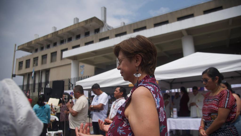 Celebran un servicio religioso para interceder por el nuevo Fiscal General | Omar Solís