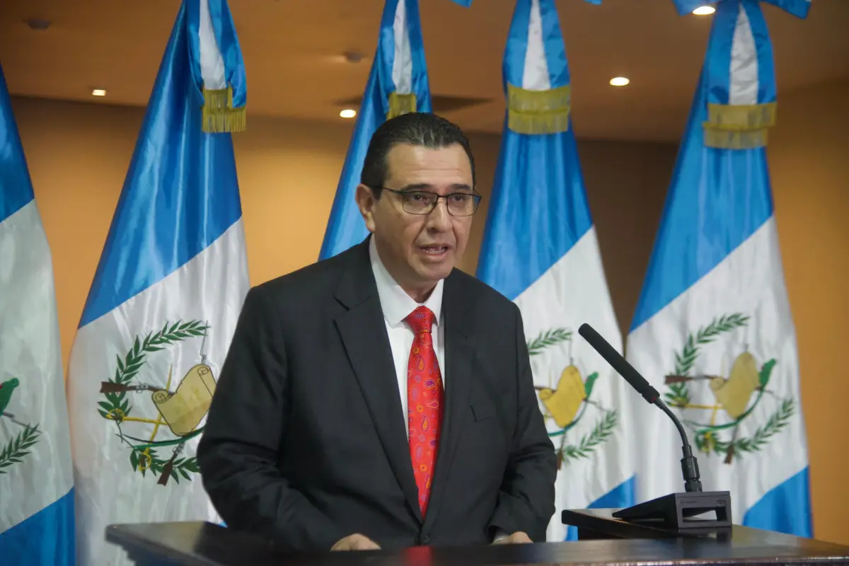 El fiscal general, Gabriel García Luna, en su primera conferencia de prensa tras tomar posesión este domingo, 17 de mayo de 2026., Omar Solís/Emisoras Unidas