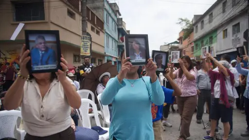 Comisión podría evaluar situación de exiliados por persecución
