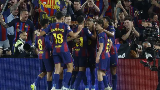 Barcelona derrota a Betis en el adiós de Robert Lewandowski