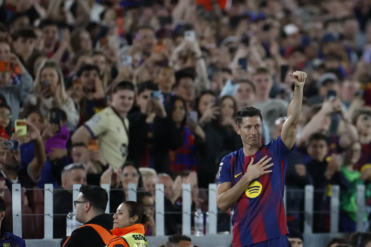 Robert Lewandowski al momento de despedirse del Camp Nou 
