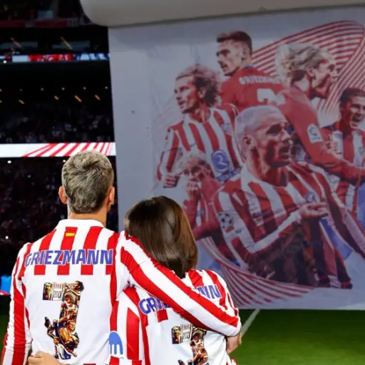 Antoine Griezmann estuvo acompañado por su familia en el último partido en el Metropolitano 