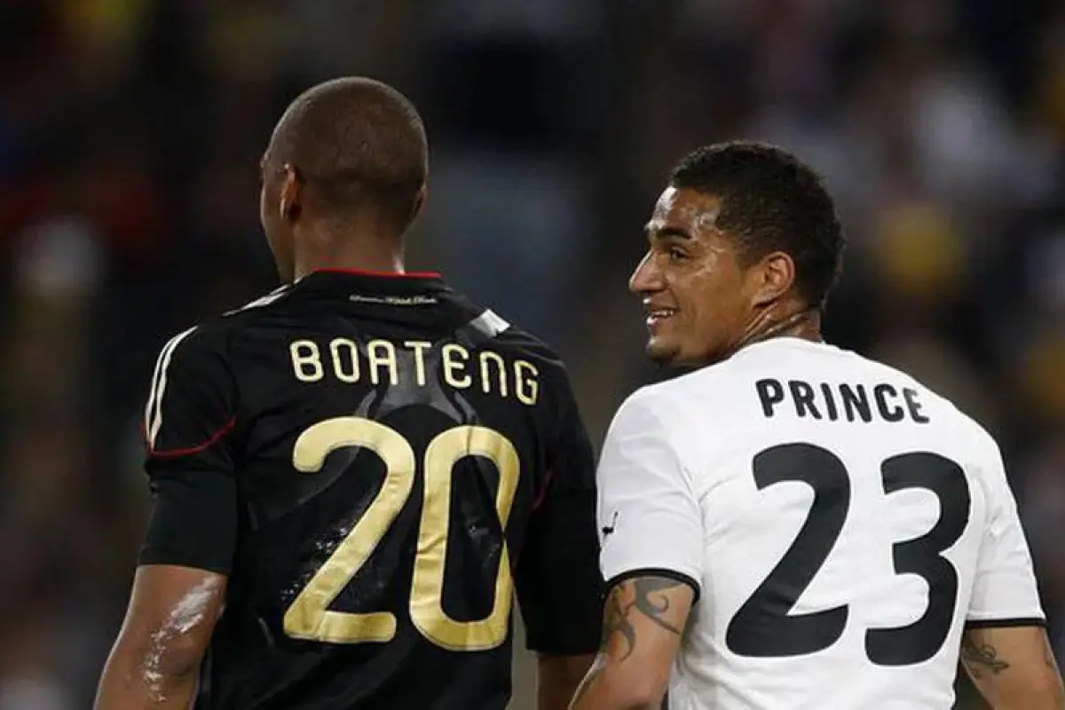Lo hermanos Boateng en un partido del Mundial de Sudáfrica 2010 - RR.SS.