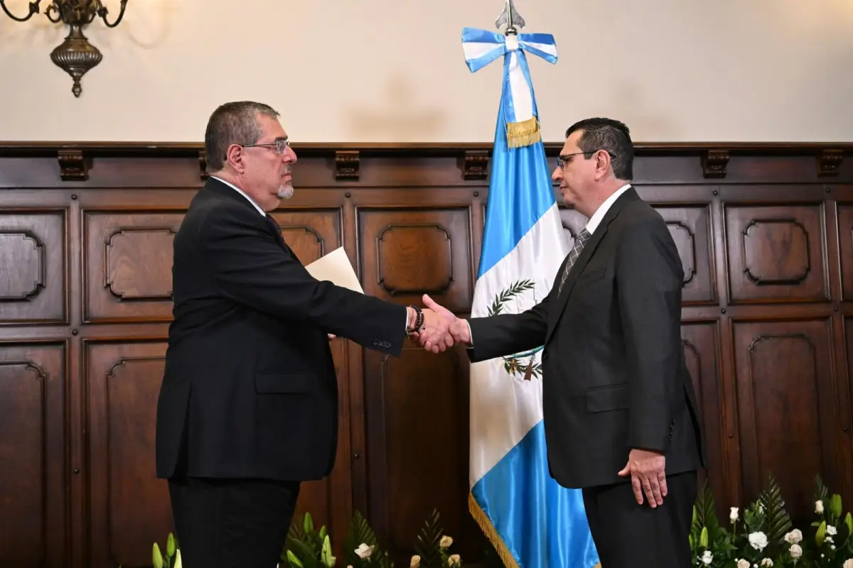 El presidente Arévalo juramentó a García Luna como fiscal general para el período 2026-2030., Gobierno de Guatemala