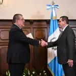 Arévalo juramenta a García Luna como fiscal generalt