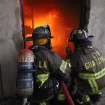 Incendio consume bodega en carretera a El Salvadort