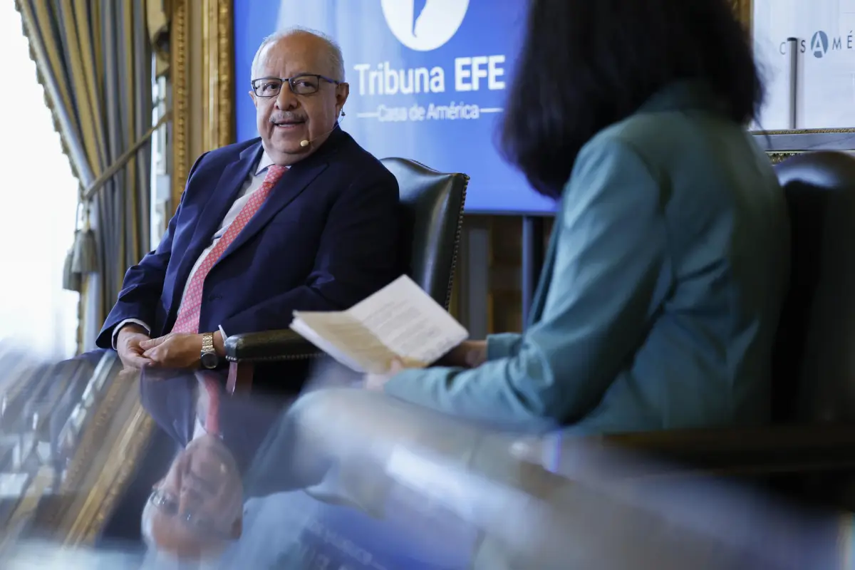 El canciller de Guatemala, Carlos Ramiro Martínez, interviene en una tribuna organizada por la Casa de América en Madrid y la agencia EFE, este martes 12 de mayo de 2026., EFE