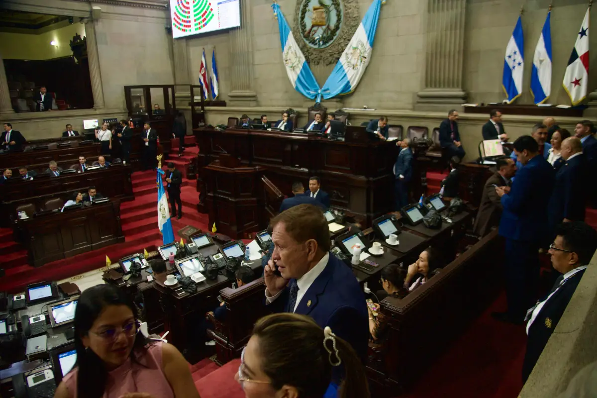 La Junta Directiva del Congreso puso a conocimiento del Pleno el veto presidencial al Decreto 10-2026., Foto Omar Solís