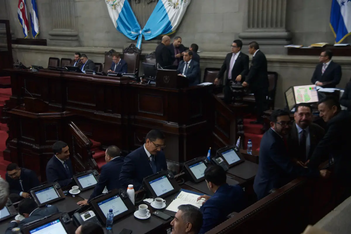 La sesión fue suspendida al no alcanzar consensos. , Foto Omar Solís