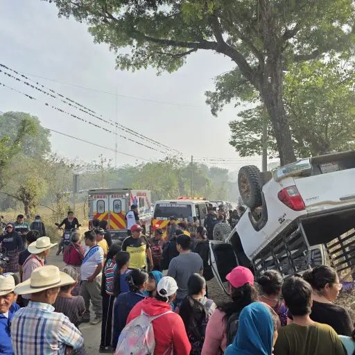 Área donde ocurrió el accidente en Rabinal, Baja Verapaz. ,Bomberos Voluntarios