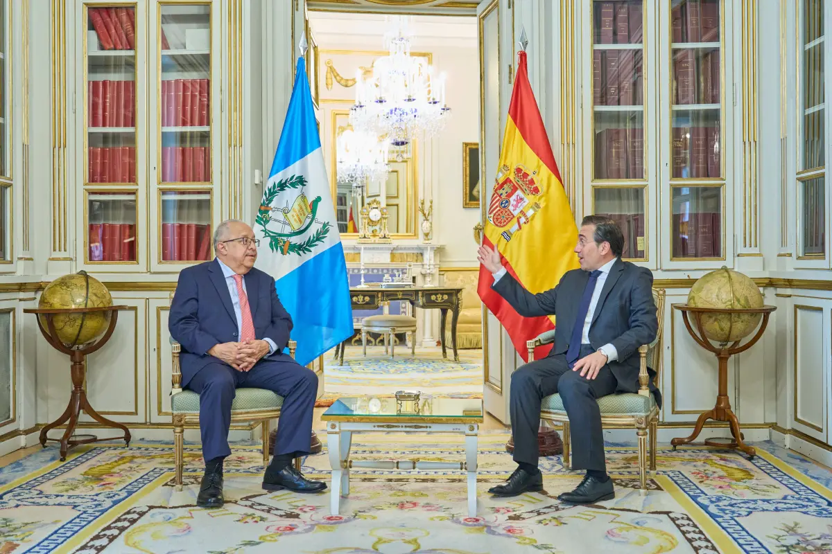 El ministro de Asuntos Exteriores de España, José Manuel Albares, se reunió con su homólogo guatemalteco, Carlos Ramiro Martínez., Ministerio de Relaciones Exteriores