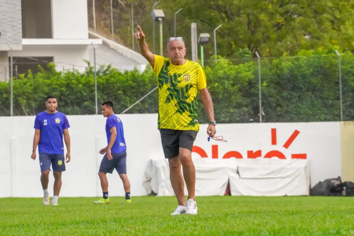 Pablo Centrone no seguirá con el Club Deportivo Guastatoya - Club Deportivo Guastatoya