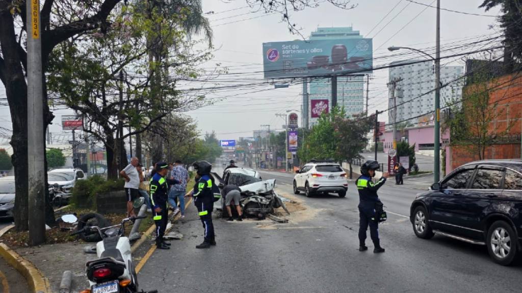 En el accidente de la Calzada Roosevelt, el conductor involucrado dio positivo a la prueba de alcoholemia. | Policía MT