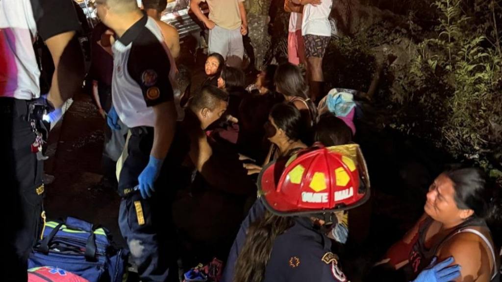 Accidente de autobús en ruta al Atlántico deja 15 heridos | Bomberos Municipales Departamentales