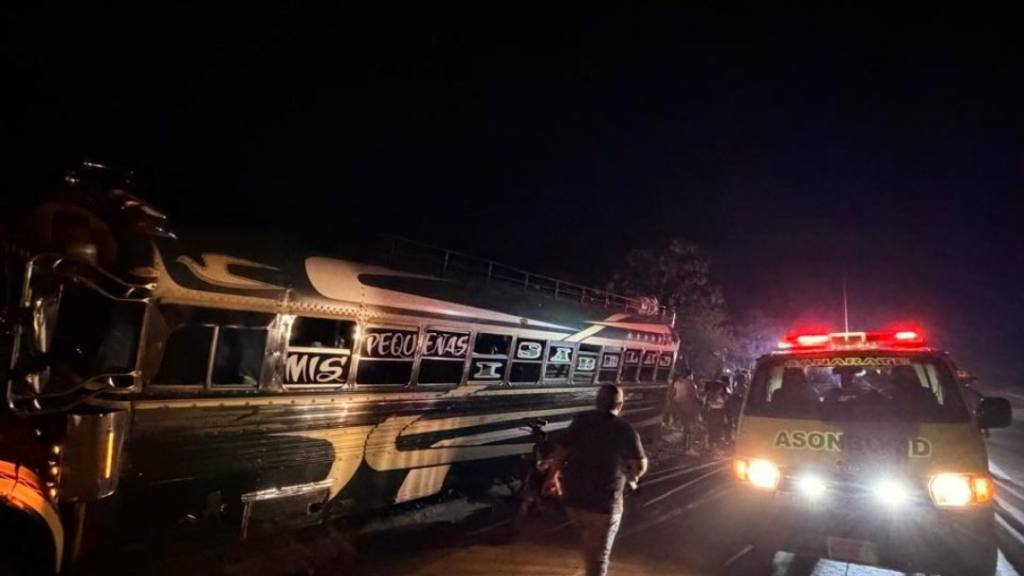 Accidente de autobús en ruta al Atlántico deja 15 heridos | Bomberos Municipales Departamentales
