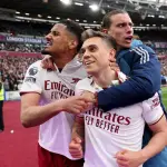 Arsenal acaricia la Premier League tras vencer al West Hamt
