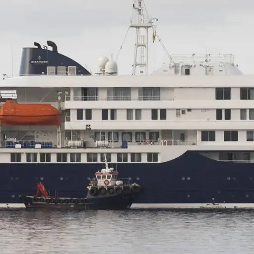 Uno de los ciudadanos franceses repatriados este domingo tras ser evacuado del crucero MV Hondius presentó síntomas. ,EFE.