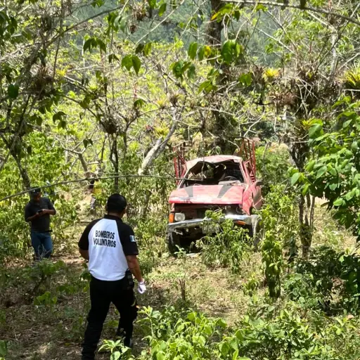 En este accidente se reportaron ocho personas lesionadas. ,Bomberos Voluntarios.