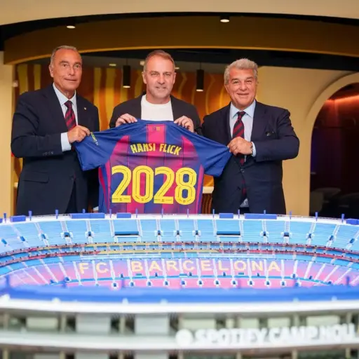 Hansi Flick junto a Joan Laporta y Rafa Yuste - FC Barcelona