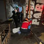 El cuerpo de la mujer fue encontrado en la zona 9. ,Bomberos Municipales