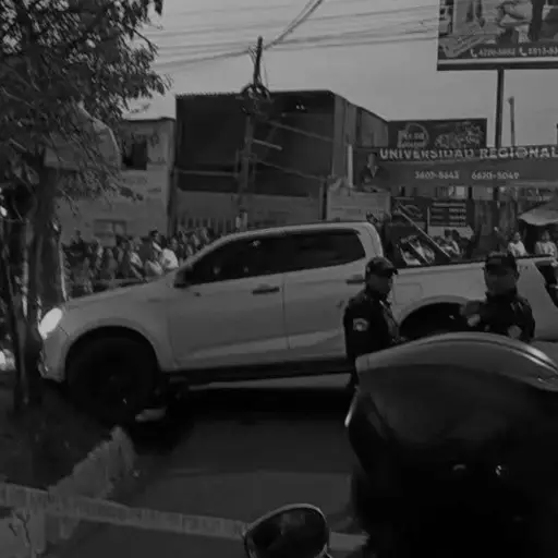 Así terminó el vehículo del concejal atacado a balazos en San Juan Sacatepéquez. ,Redes sociales.