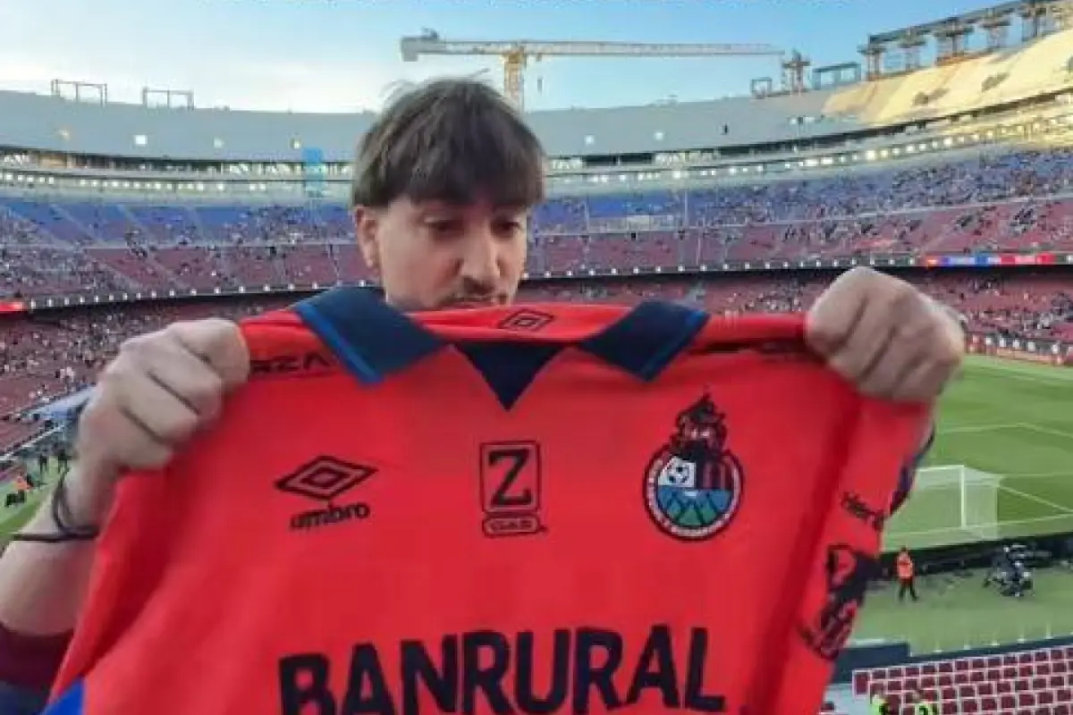 Marc Culer, tiktoker español con la camiseta de Municipal - Captura de pantalla