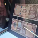 Banguat presenta billete conmemorativo de Q100 t