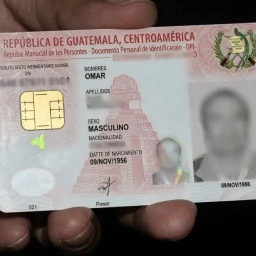 El documento que identifica a extranjeros residentes en Guatemala. ,Renap