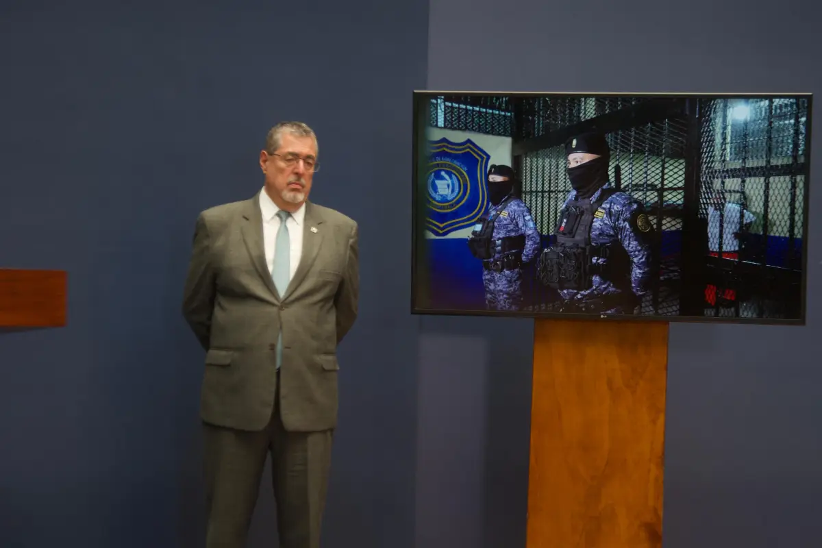 El presidente Bernardo Arévalo se refirió en la conferencia de prensa el martes, 19 de mayo de 2026, acerca de la situación de las cárceles en Guatemala., Omar Solís/Emisoras Unidas
