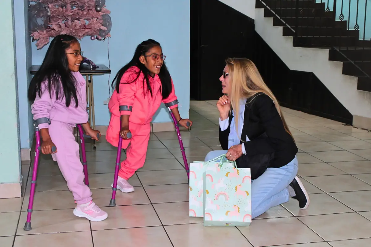 Las Rositas encuentran una familia, CNA