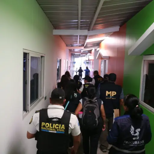Equipos del MP, la PNC y otras instituciones verifican centros educativos tras detectarse hechos vinculados con el supuesto reto 