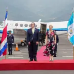 Arévalo arriba a Costa Rica y sostiene reunión con Laura Fernándezt