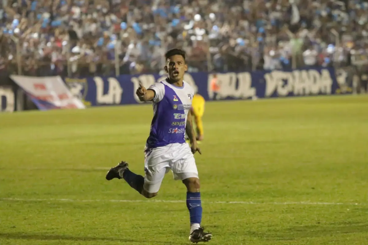 Andrés Lezcano celebra su gol ante Chichicasteco - CSD Suchitepéquez