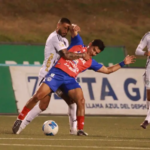 Partido entre Xelajú MC y Comunicaciones en la fase regular del Clausura 2026 - Alex Meoño