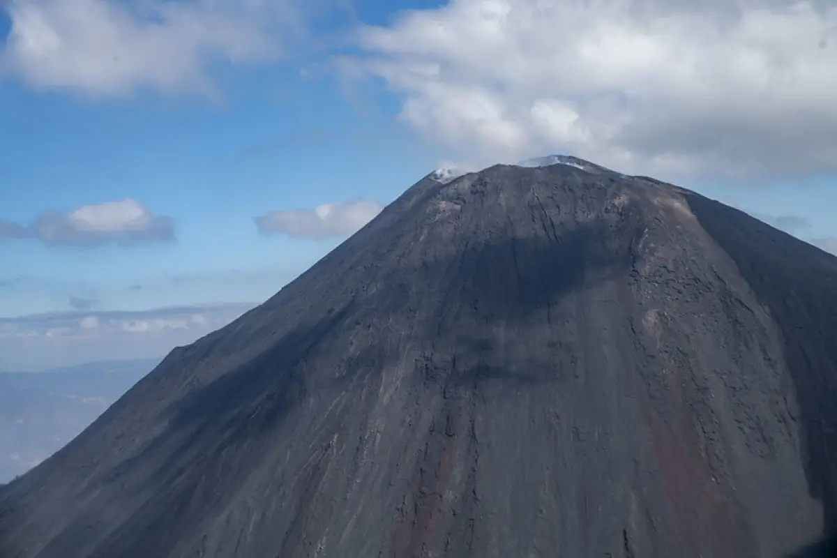 Volcán de Fuego presenta explosiones de características débiles a moderadas., Foto Conred